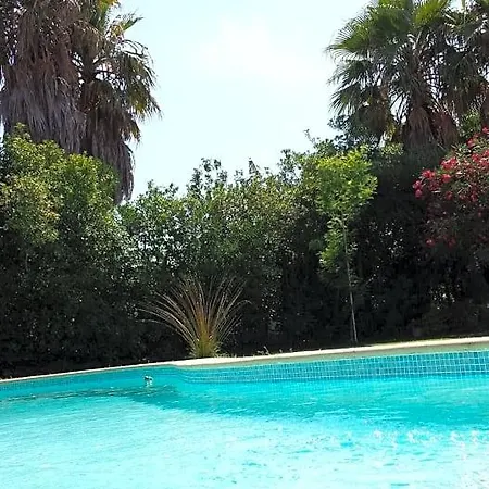 Sous Le Murier Bed & Breakfast
